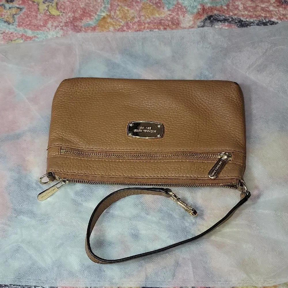 Michael Kors Large Jet Set Acorn Pebbled Leather Wallet Wristlet w Gold Hardware